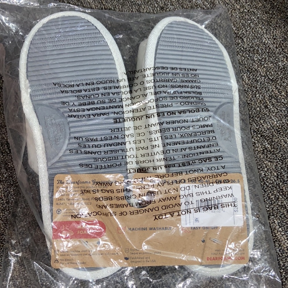 Slippers - Picture 2 of 4
